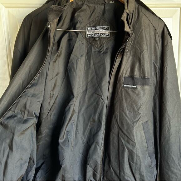 Members Only Vintage 80s Black Windbreaker Jacket - Picture 6 of 6